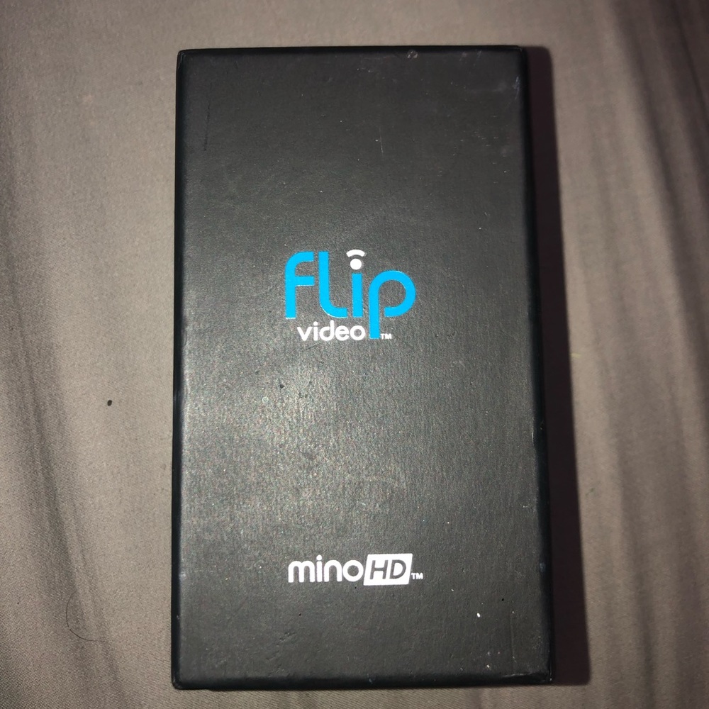 Flip Video Camera - Picture 3 of 4